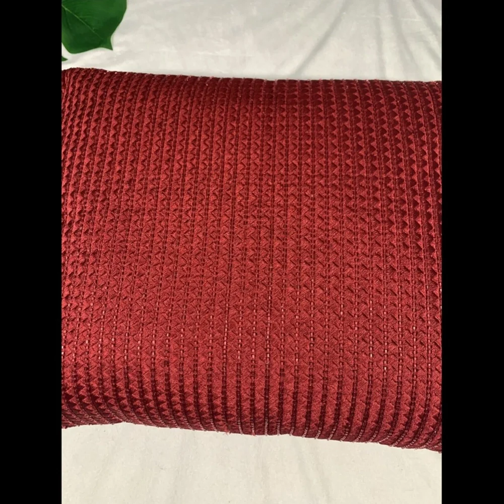 NWT Hotel Collection Red Luxe Border 16